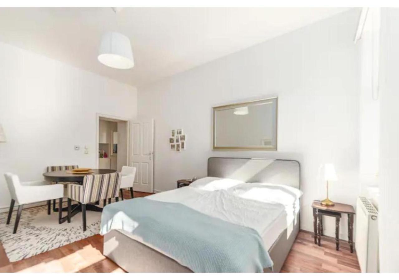 Luxurious And Bright, 5 Min To City Center Apartment เวียนนา ภายนอก รูปภาพ
